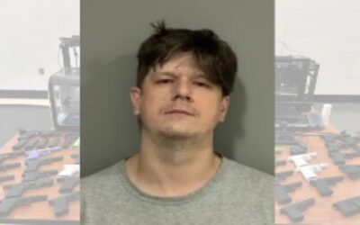 Hombre de Pawtucket enfrenta más de 30 cargos relacionados con armas de fuego.