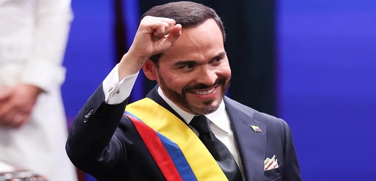 Abelardo de la Espriella asume la presidencia de Colombia.
