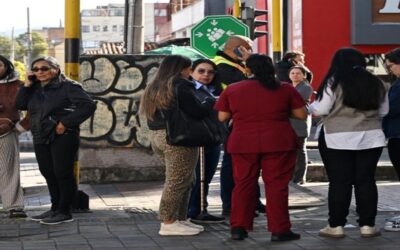 Fuerte terremoto de 7.4 sacude a Colombia y se siente en Ecuador y Panamá