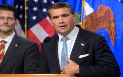 Exabogado personal de Trump jura como nuevo fiscal general de EE.UU.