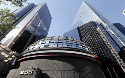 Bolsa mexicana cae 1,41 %, contrario a índices de EE.UU. y pierde piso de 65.000 unidades.