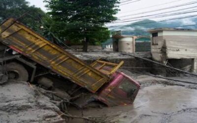 Reportan más de 390 muertos y 1.400 desaparecidos por inundaciones en Nepal y Tíbet