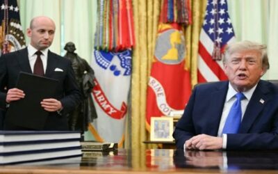 Jueza federal bloquea el más reciente intento de Trump de restringir la ciudadanía por nacimiento.