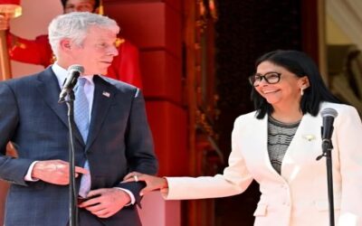 Secretario de Energía de EEUU supervisa millonarios acuerdos petroleros en Venezuela.
