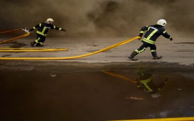 Ataque ruso impacta sede de servicio de seguridad de Ucrania; confirman visita de enviados de EEUU