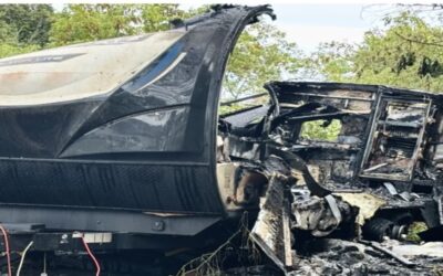 3 arrestados en conexión con incendio de camper.