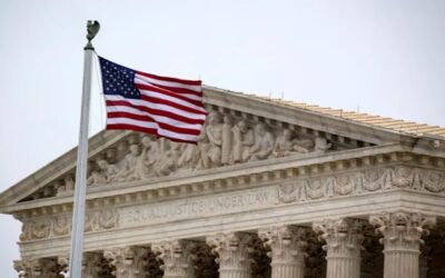 Corte de EU concede a Trump el uso de base de datos para verificar padrones electorales.