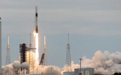 El viaje más rápido de EEUU a la estación espacial despega: cuatro astronautas de la Crew-13 intentan batir el récord