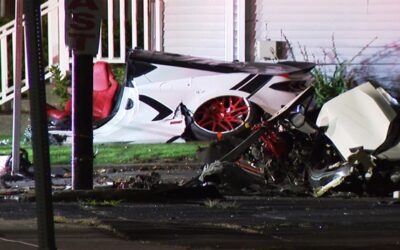 Aparatoso accidente en East Providence deja conductor gravemente herido.
