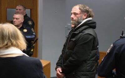 Hombre sentenciado por apuñalar a dos guardias seguridad en Hospital Rhode Island