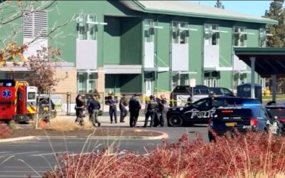 Habría hasta 5 muertos por tiroteo en escuela primaria de Oregon, dicen 2 funcionarios