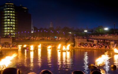 United Way of Rhode Island celebró sus 100 años con WaterFire Providence.