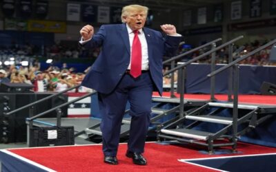 Trump revive la idea de intervención militar en Cuba durante mitin en Florida