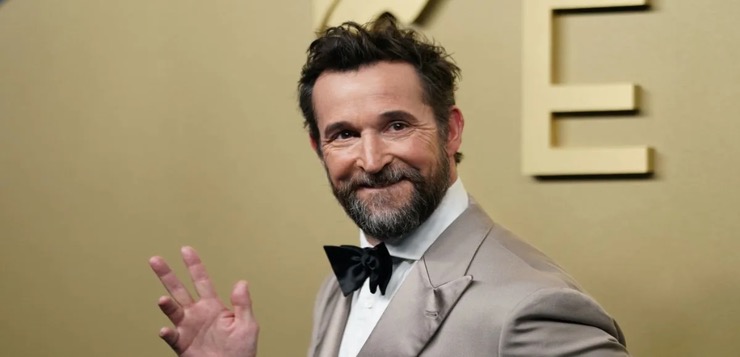 Noah Wyle es elegido por People como el hombre más sexy del mundo en 2026